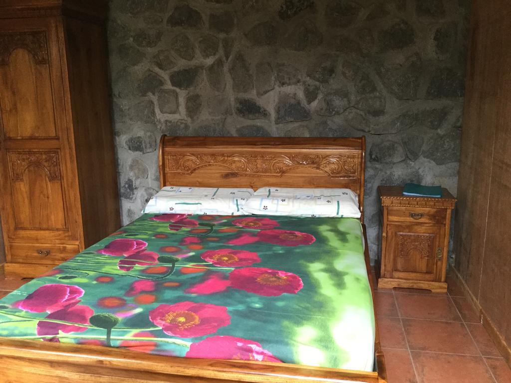 Le Bois Joli Coeur Hotel Saint-Benoît Екстериор снимка